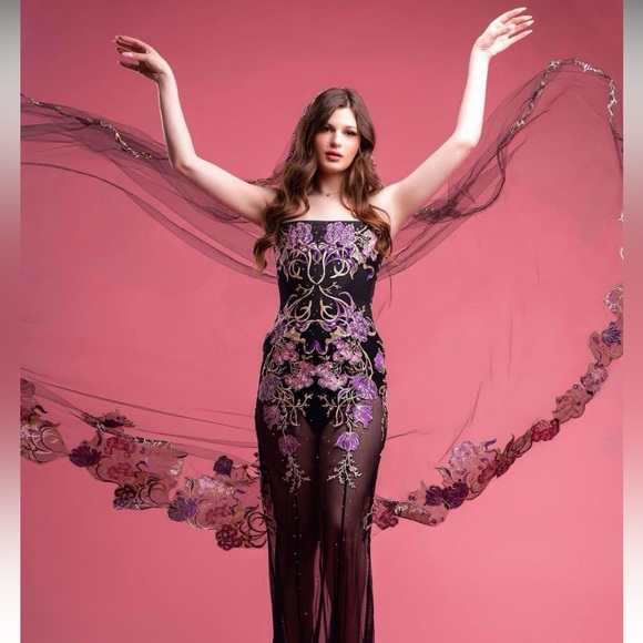 Lucia’s Sarto ♍️ long vail, red carpet, black floral purple wedding bridal bride main image 9